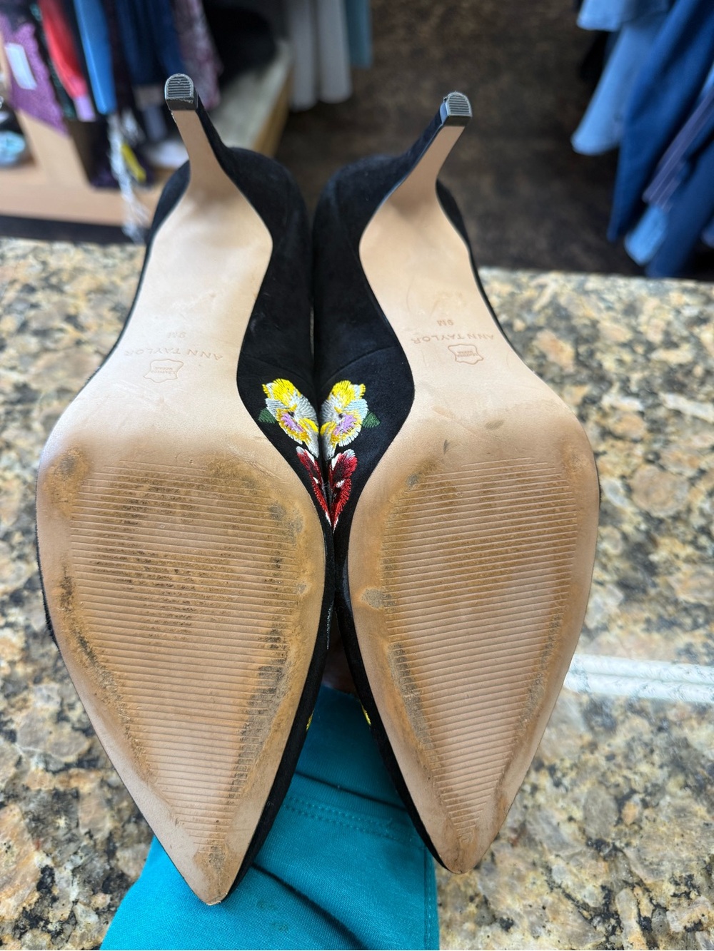 Ann Taylor Floral Embroidered Suede Pointed Toe Heels Pumps Black Size 9 - Picture 3 of 7